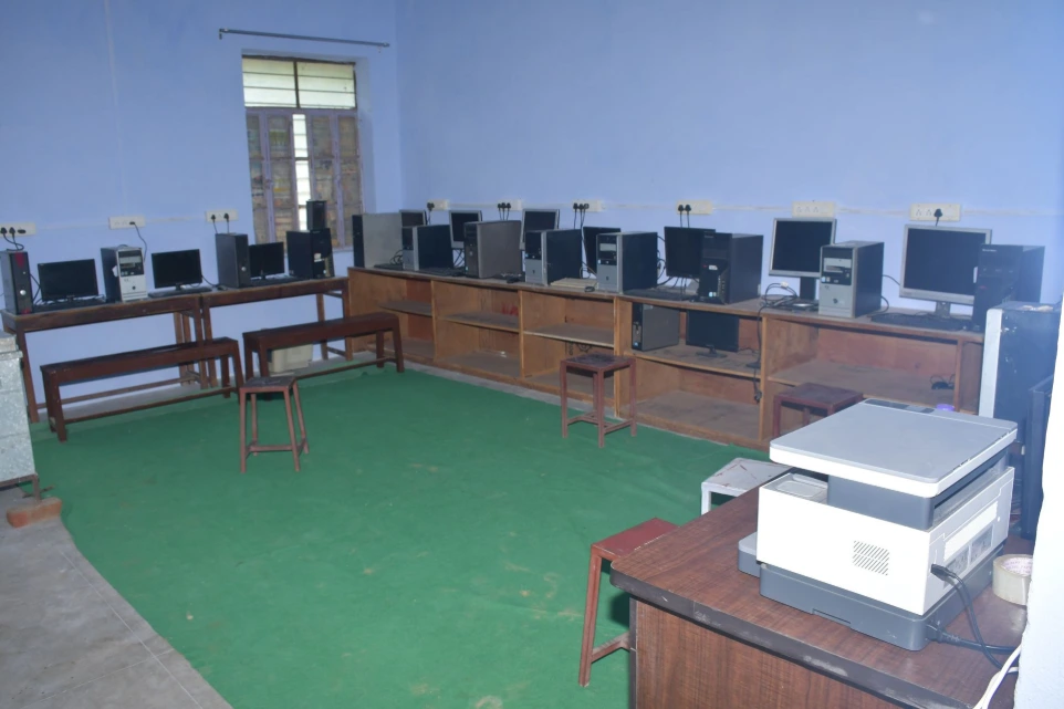 COMPUTER LAB
